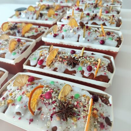Svipsis jõulukeeks Vana Tallinnaga – käsitööna küpsetatud jõulukeeks kuivatatud marjade ja likööriga