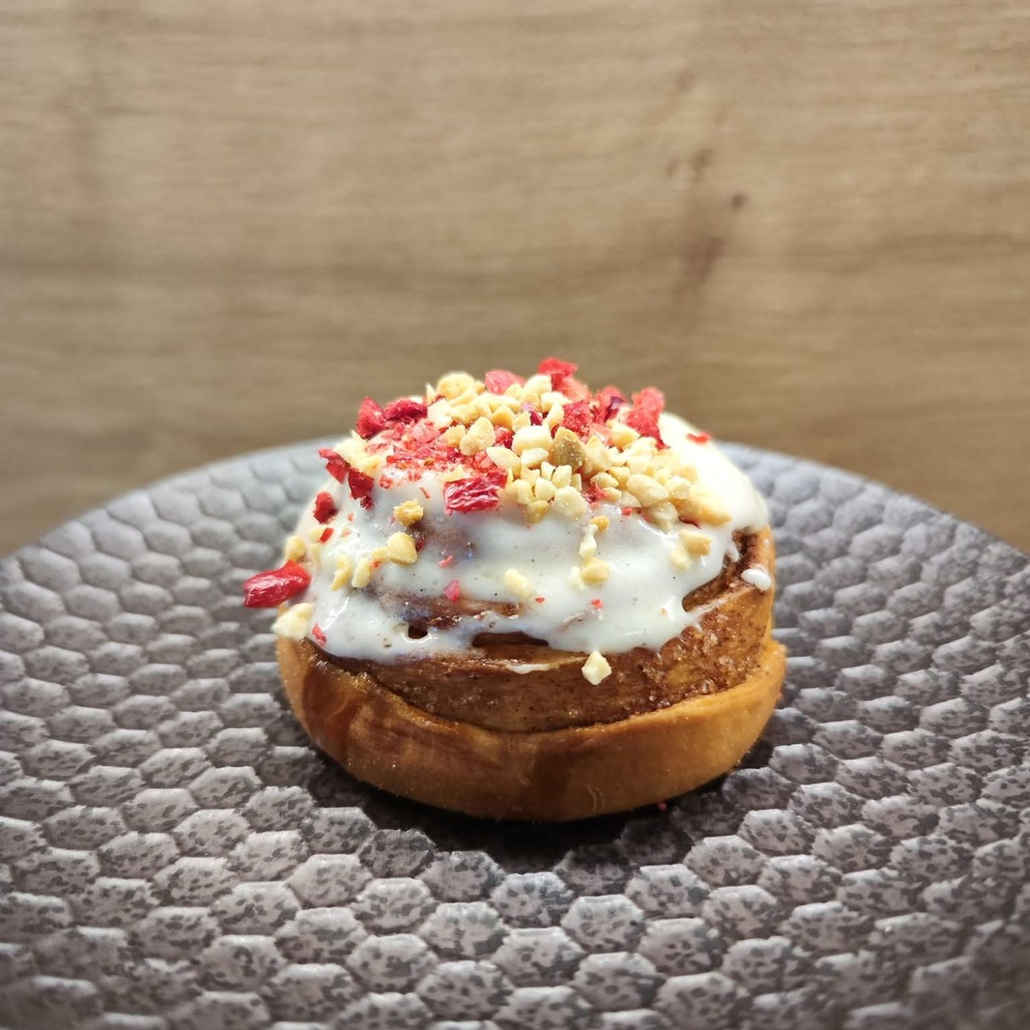 Kaneelisaiake toorjuustukreemiga Toorjuustukreemiga kaneelisaiade tellimine