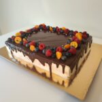 Küpsisetort šokolaadi ja marjadega