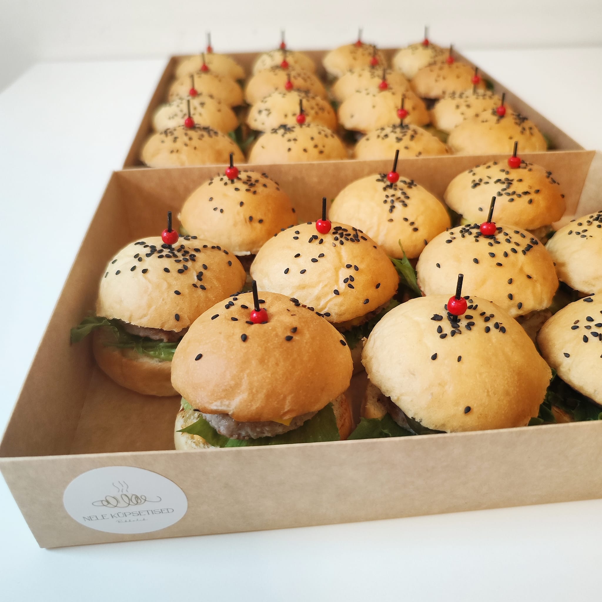 Miniburgerite tellimine Väiksesed burgerid lastele tellimine