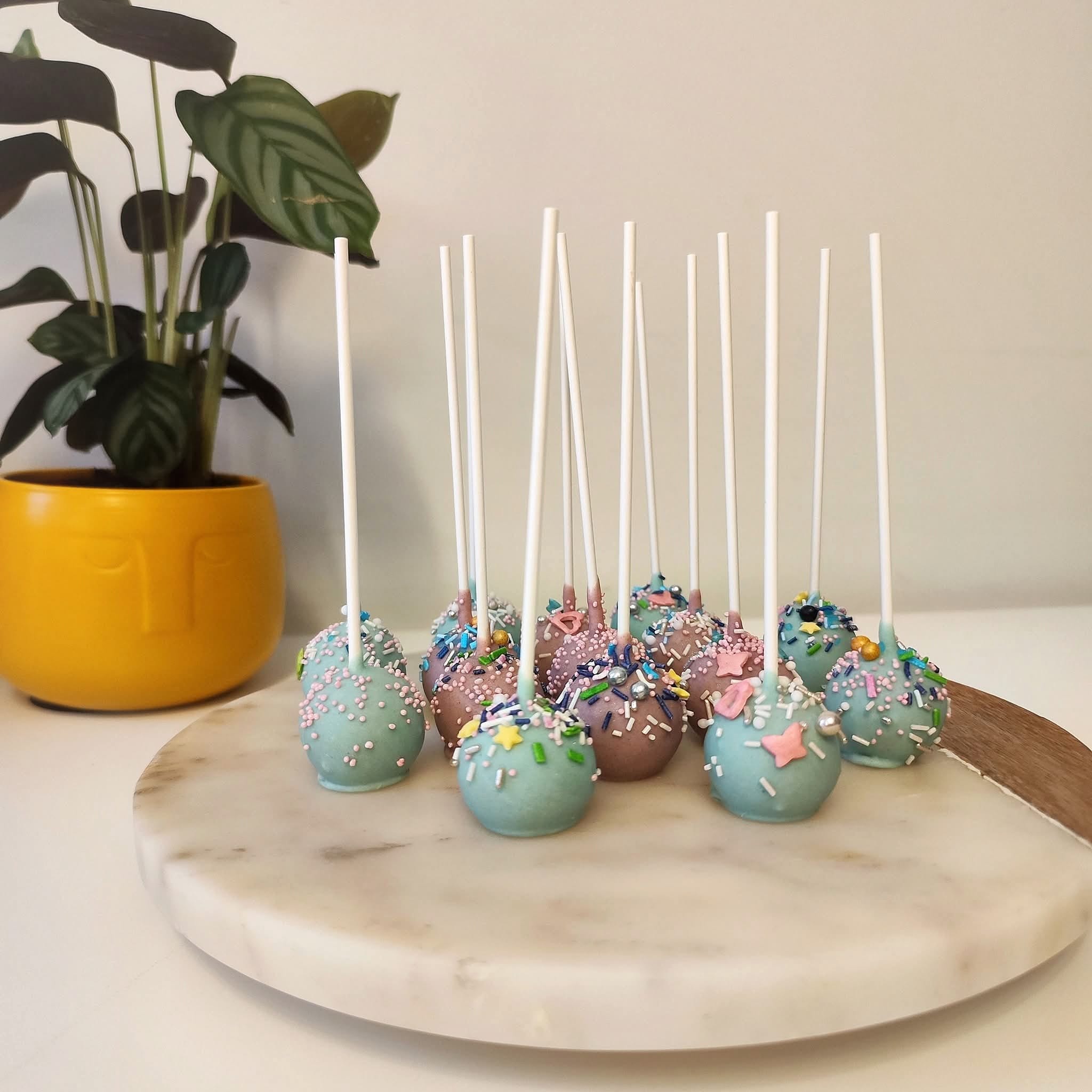 Pulgakoogid Laste lemmikud pulgakoogid, telli koogid 2 päeva ette ja naudi oma lapse rõõmsaid silmi