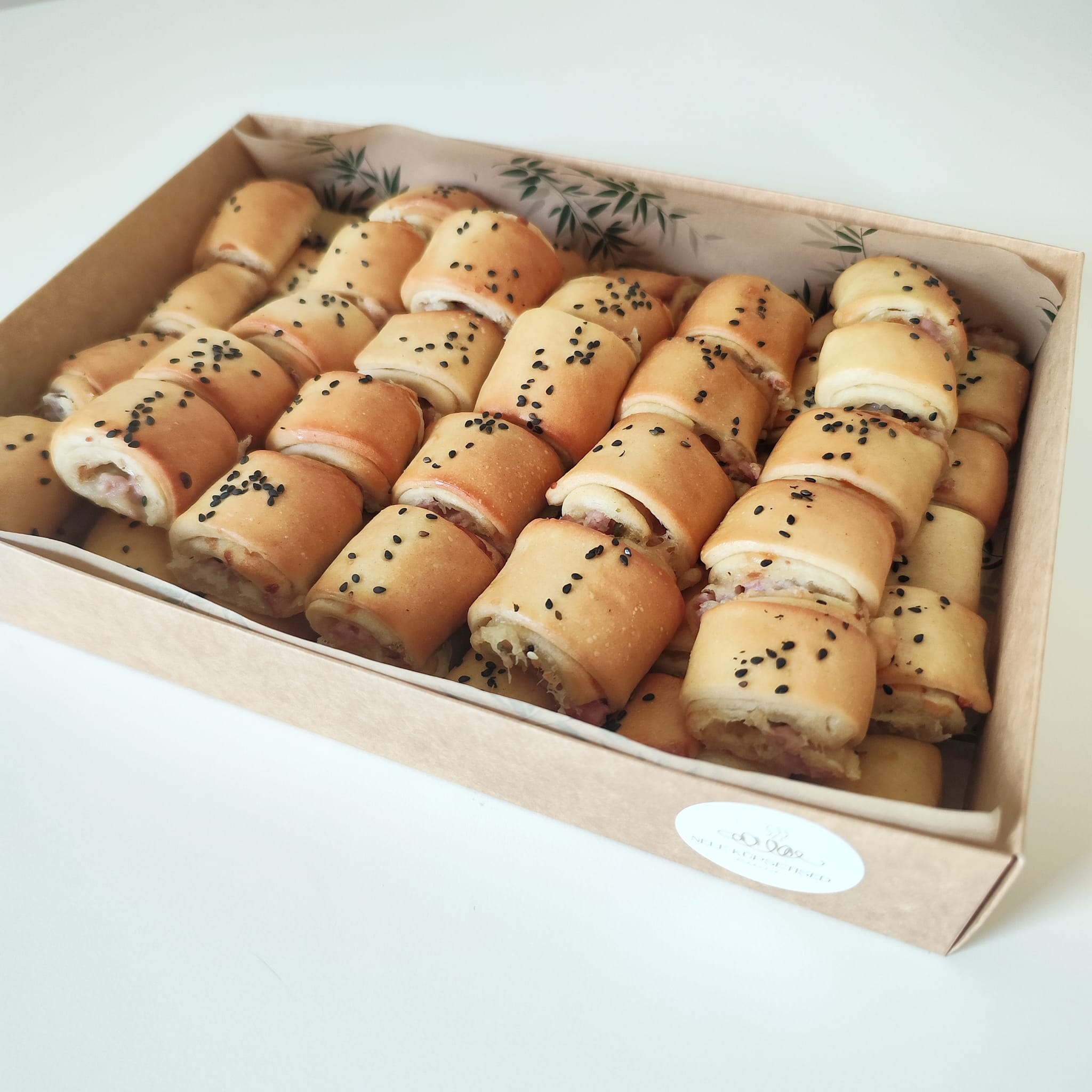 Singi-juustuga ampsukad Singi ja juustuga väikesed pirukad, singi-juustu ampsukad