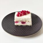 Kohupiimatort vaarikatega