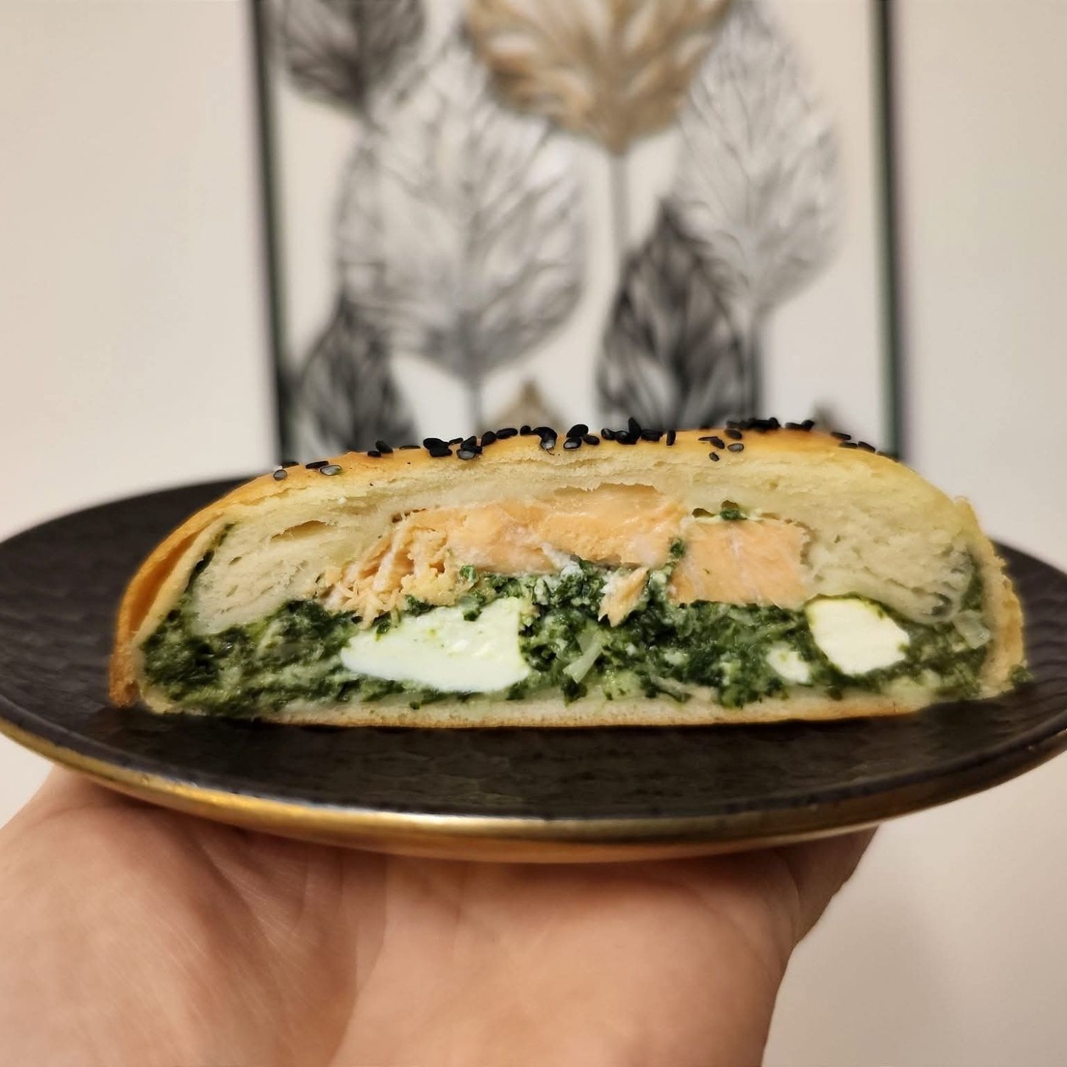 struudel läbilõige Spinati-fitaki struudel tellimiseks Tallinnas ja Harjumaal